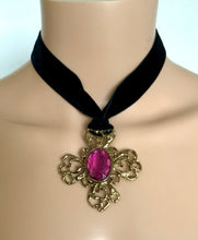 Load image into Gallery viewer, Purple Jewelled Vintage Pendant Necklace