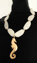 Load image into Gallery viewer, Cream Chunky Bead and Gold Seahorse Pendant Necklace