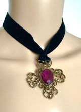 Load image into Gallery viewer, Purple Jewelled Vintage Pendant Necklace