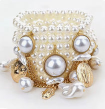 Load image into Gallery viewer, Pearl Bead Stretch Charm Bracelet

