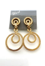 Load image into Gallery viewer, Clip On Gold Vintage Spiral Earrings
