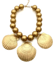 Load image into Gallery viewer, Chunky Gold Shell Necklace
