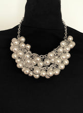 Load image into Gallery viewer, Silver Metallic Bead Necklace

