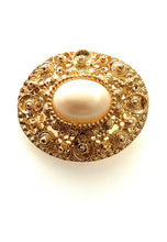 Load image into Gallery viewer, Vintage 80’s Faux Pearl and Gold Brooch
