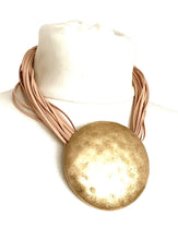 Load image into Gallery viewer, Gold Hammered Disc Necklace

