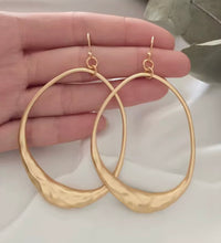 Load image into Gallery viewer, Matte Gold Hoop Earrings
