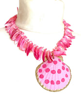 Load image into Gallery viewer, Pink Boho Shell Necklace
