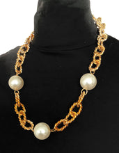 Load image into Gallery viewer, Vintage Gold Chain and Pearl Necklace
