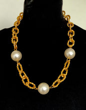 Load image into Gallery viewer, Vintage Gold Chain and Pearl Necklace
