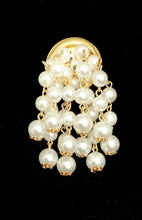 Load image into Gallery viewer, Pearl Bead Vintage Brooch
