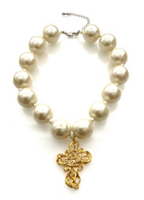 Load image into Gallery viewer, Chunky Pearl and Cross Necklace

