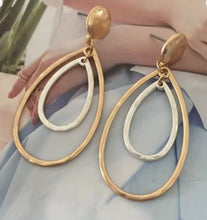 Load image into Gallery viewer, Metallic Teardrop Earrings
