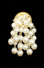 Load image into Gallery viewer, Pearl Bead Vintage Brooch
