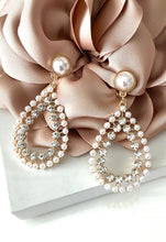 Load image into Gallery viewer, Clip on Pearl Teardrop Earrings
