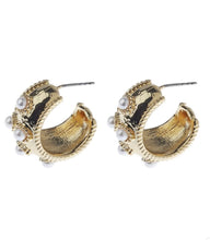 Load image into Gallery viewer, Pearl and Gold Hoop Earrings
