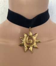 Load image into Gallery viewer, Gold Celestial Star Choker

