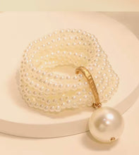 Load image into Gallery viewer, Chunky Pearl Bead Stretch Bracelet
