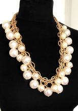 Load image into Gallery viewer, Chunky Pearl Chain Statement Necklace
