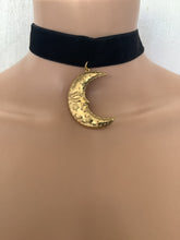 Load image into Gallery viewer, Gold Half Moon Choker

