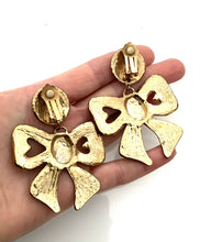 Load image into Gallery viewer, Clip On Gold Vintage Bow Earrings
