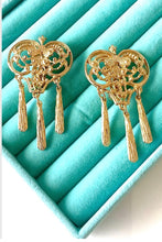 Load image into Gallery viewer, Clip On Vintage Gold Filigree Earrings
