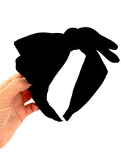 Load image into Gallery viewer, Black Velvet Bow Headband
