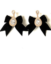 Load image into Gallery viewer, Crystal Teardrop Velvet Party Bow Earrings
