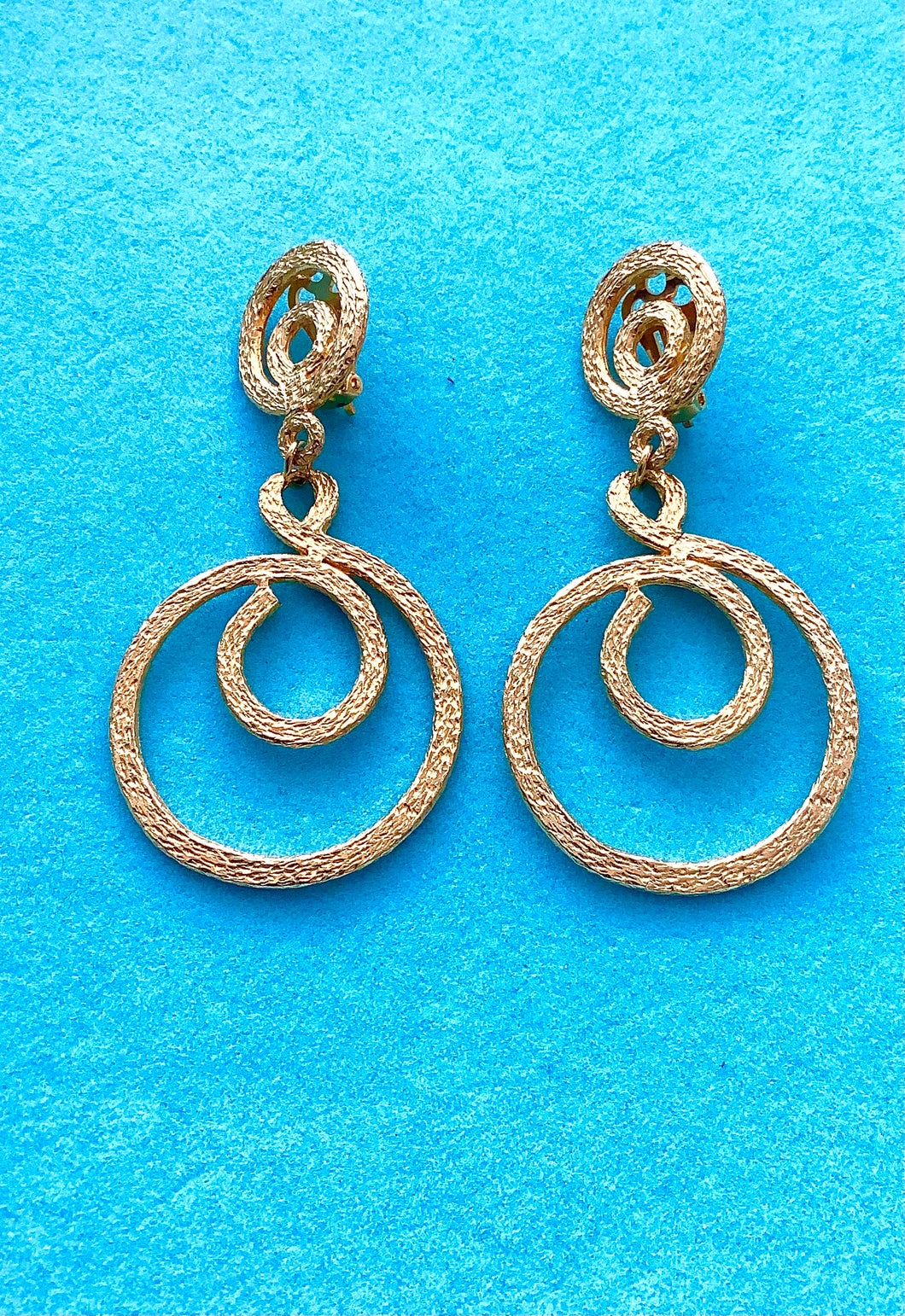 Clip On Gold Vintage Spiral Earrings