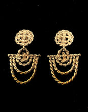 Load image into Gallery viewer, Clip On Vintage Gold Rope Design Earrings
