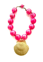 Load image into Gallery viewer, Chunky Pink Bead and Gold Shell Necklace
