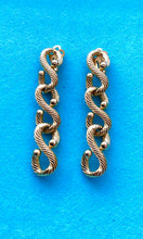 Load image into Gallery viewer, Clip On Gold Vintage Chain Earrings
