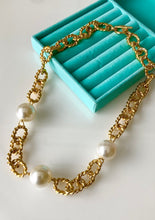 Load image into Gallery viewer, Vintage Gold Chain and Pearl Necklace
