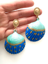 Load image into Gallery viewer, Mermaid Shell Earrings
