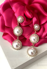 Load image into Gallery viewer, Clip On Pearl Three Tier Earrings
