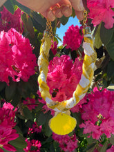 Load image into Gallery viewer, Yellow Beach Shell Necklace
