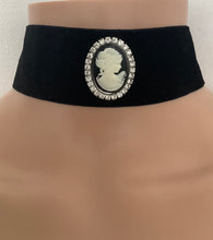 Load image into Gallery viewer, Black Velvet Cameo Choker Necklace
