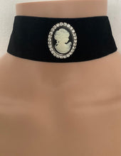 Load image into Gallery viewer, Black Velvet Cameo Choker Necklace
