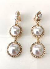Load image into Gallery viewer, Clip On Pearl Three Tier Earrings
