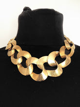 Load image into Gallery viewer, Vintage 80’s Gold Chain Necklace
