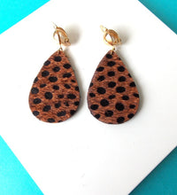 Load image into Gallery viewer, Brown Leopard Print  Clip On Earrings
