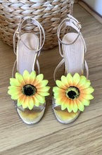 Load image into Gallery viewer, Yellow Sunflower Shoe Clips
