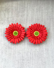 Load image into Gallery viewer, Red Gerbera Flower Shoe Clips
