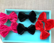 Load image into Gallery viewer, Pink Velvet Shoe Bow Clips
