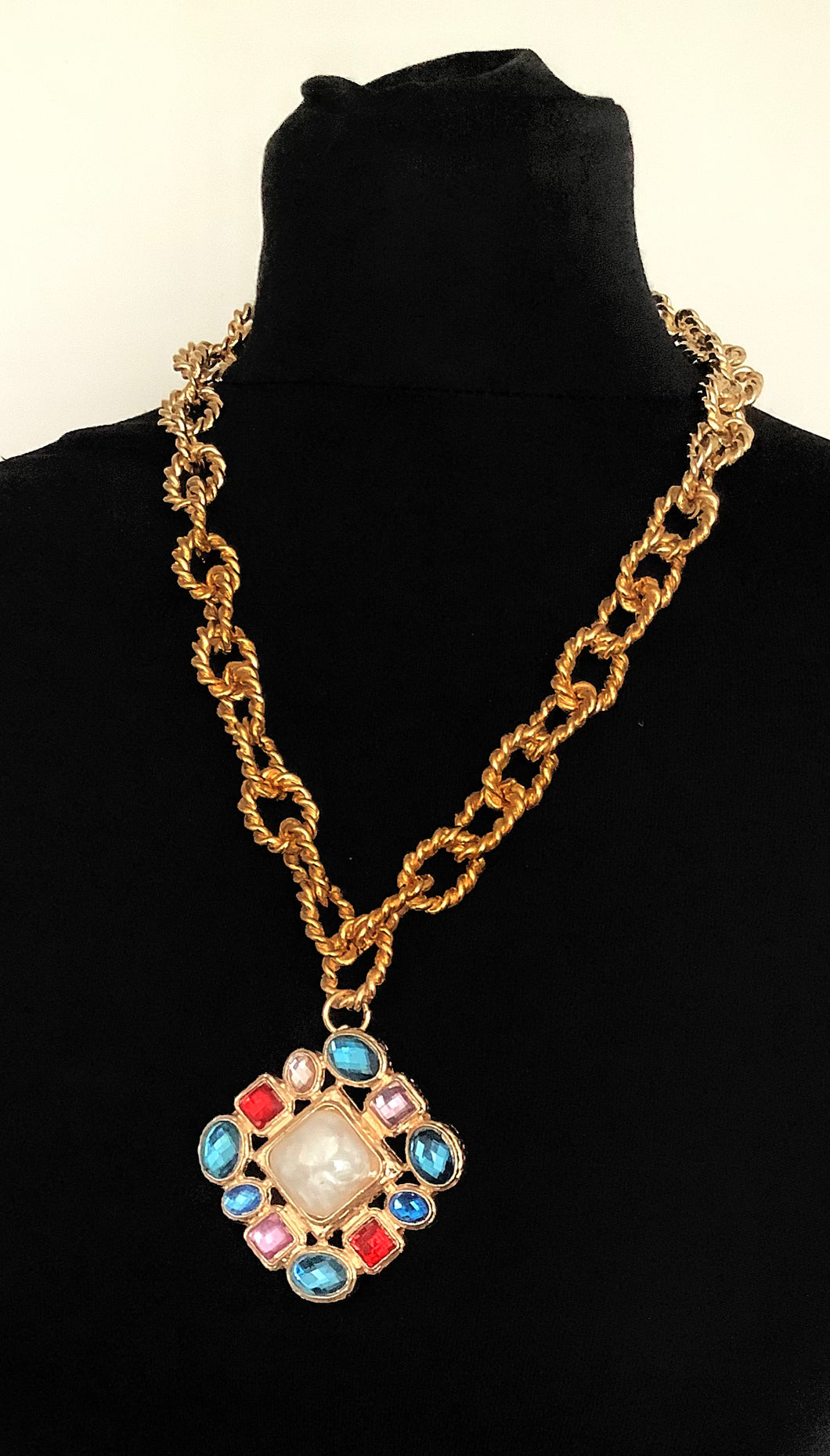 Jewelled Pendant Chain Necklace